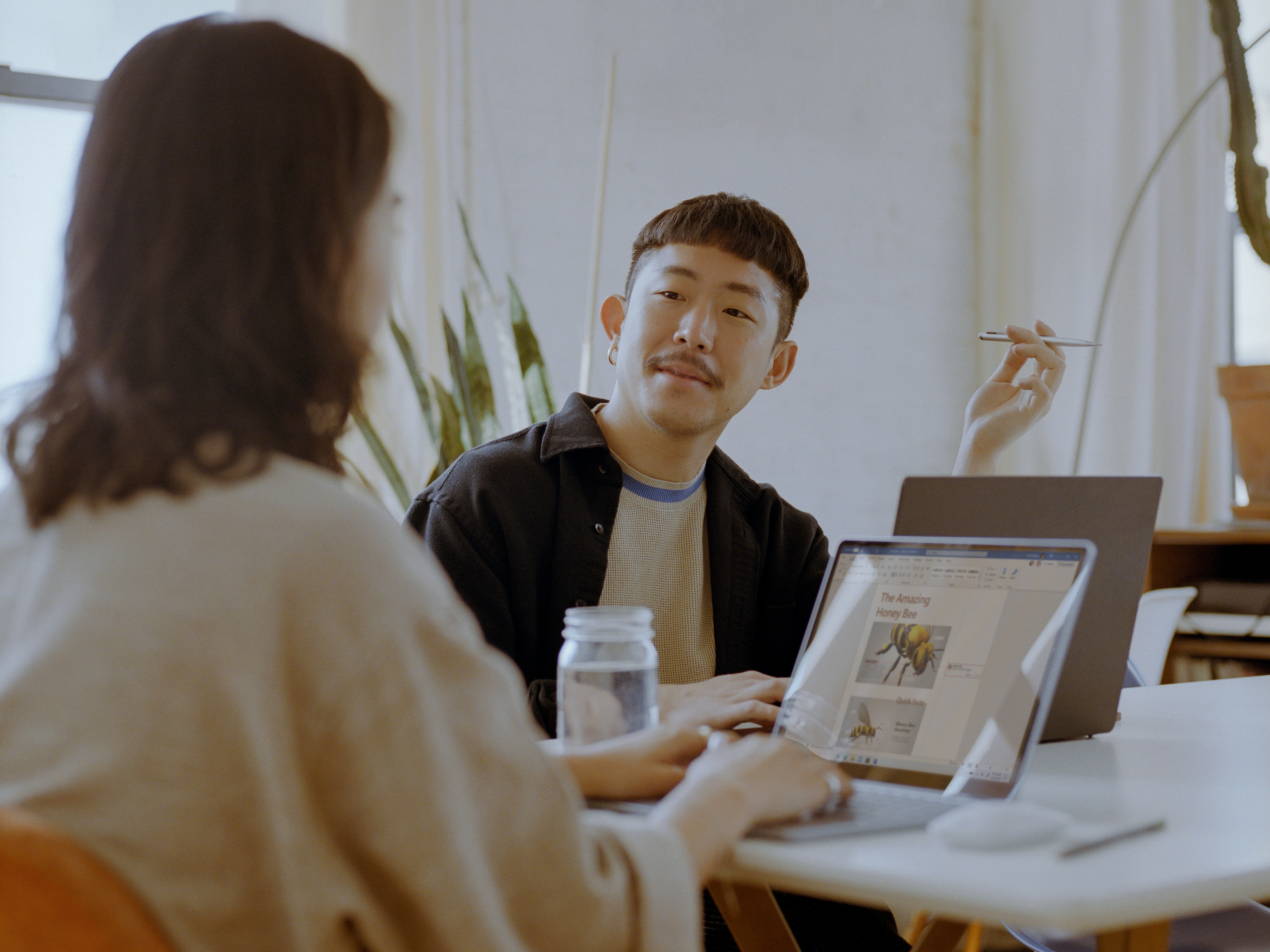 Tim Soho Digital sedang bekerja